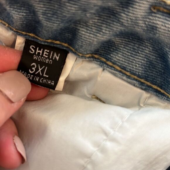 Shein women’s plus size 3XL ripped distressed Hi-Rise Jeans - Picture 6 of 12